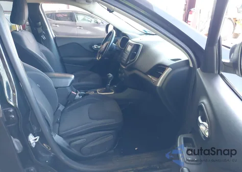 2015 Jeep Cherokee Latitude z USA, uszkodzony, nr VIN 1C4PJMCS5FW727866